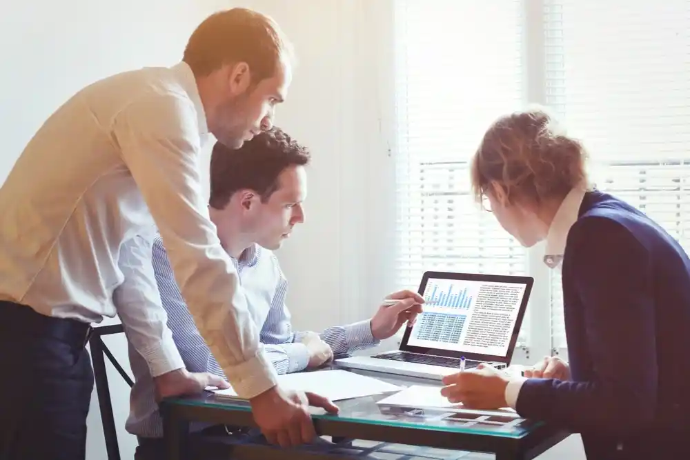 outsourcing overcomes challenges 1